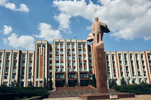 tiraspol-capitale-transnistrie-territoire-moldavie-non-reconnu-par-onu_1048944-7580821-2